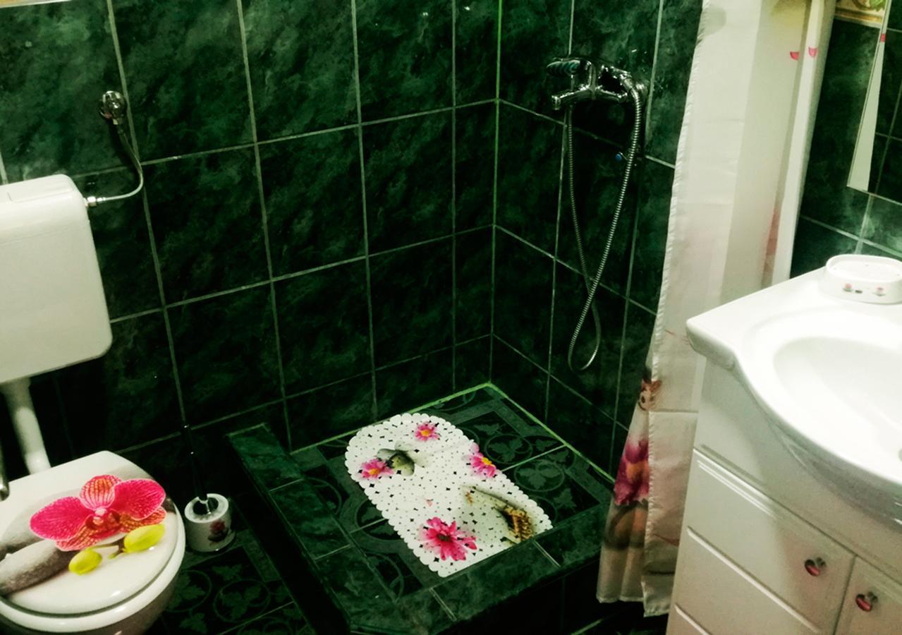 Apartman Amelaa Kulen Vakuf Exterior foto